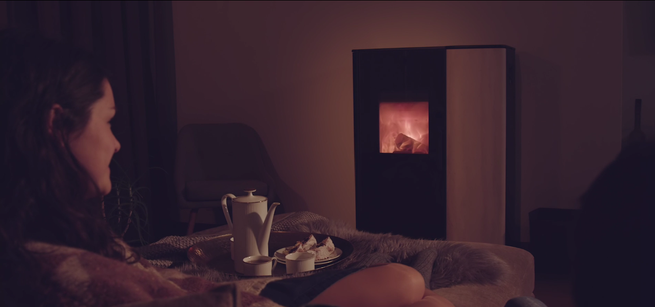 Foto: RIKA - Kombiofen - Paro | Stein weiß | schwarz