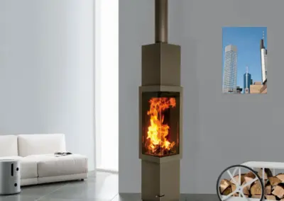Max Blank Frankfurt Steel Kaminofen in Anthrazit mit hoher Sichtscheibe und schlanker, geradliniger Form.